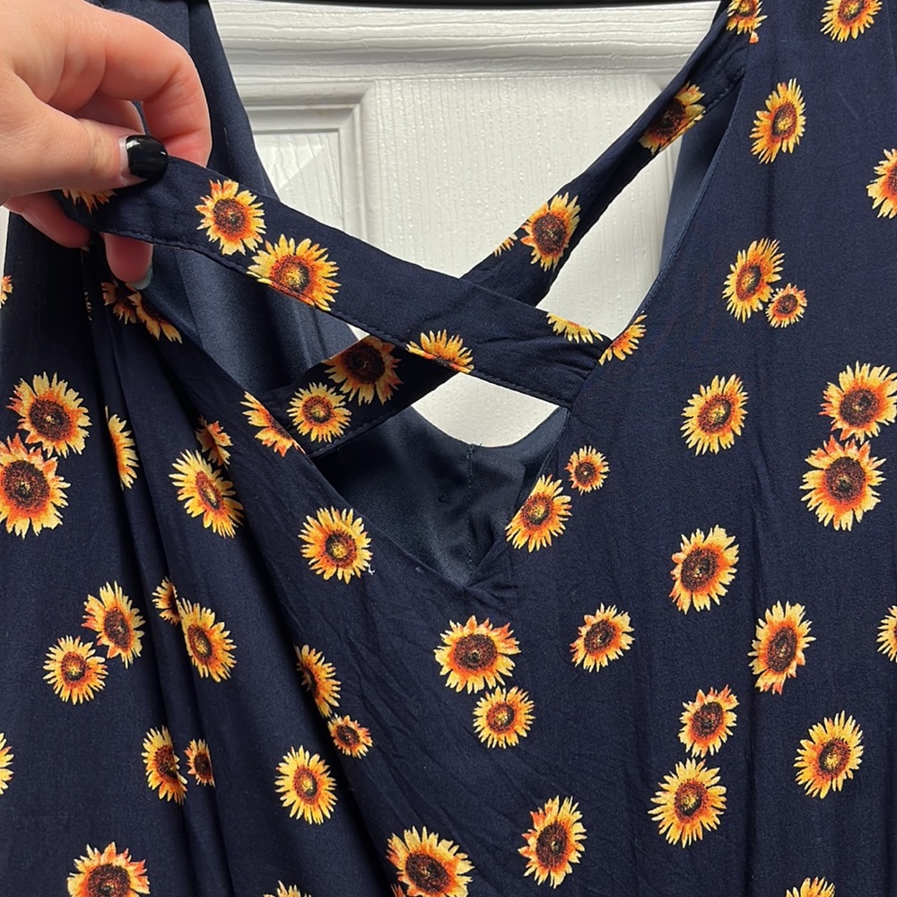 🌻Dress🌻 - Picture 4 of 5